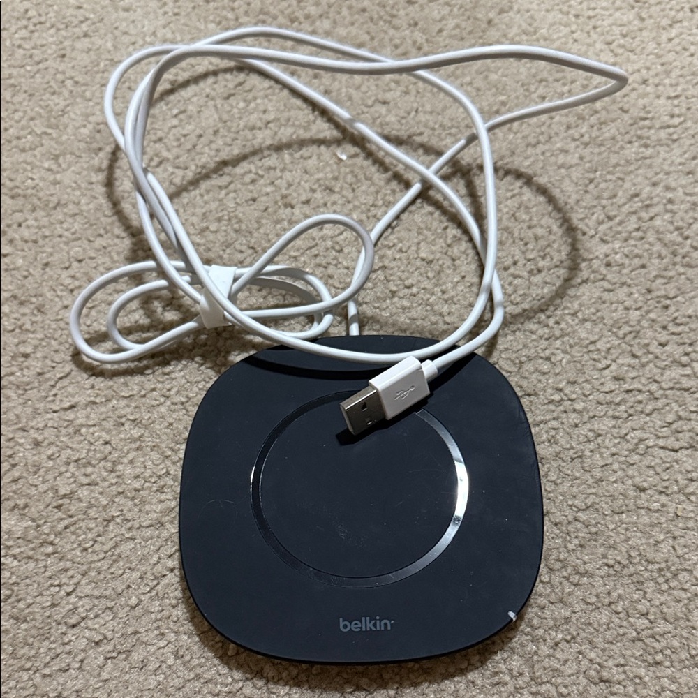 Belkin Black Charging Pad with White Cable